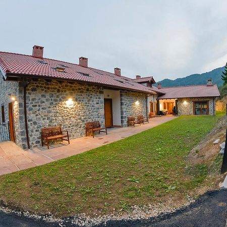 Colio Apartamentos Los Picos De Europa מראה חיצוני תמונה