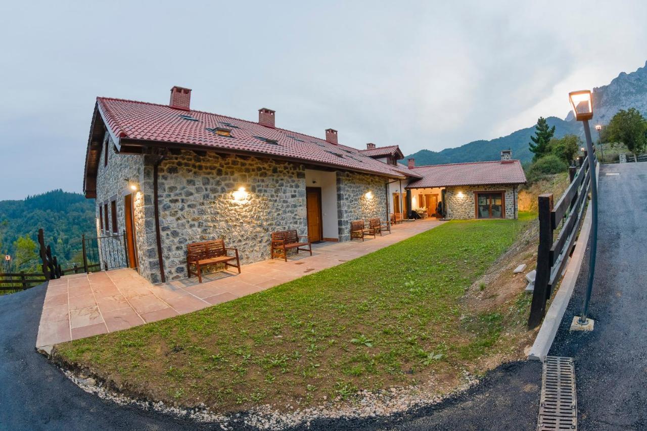 Colio Apartamentos Los Picos De Europa מראה חיצוני תמונה