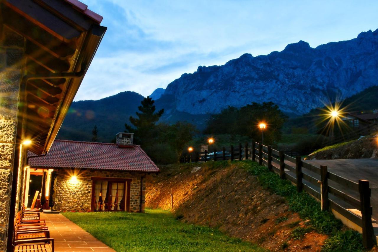 Colio Apartamentos Los Picos De Europa מראה חיצוני תמונה