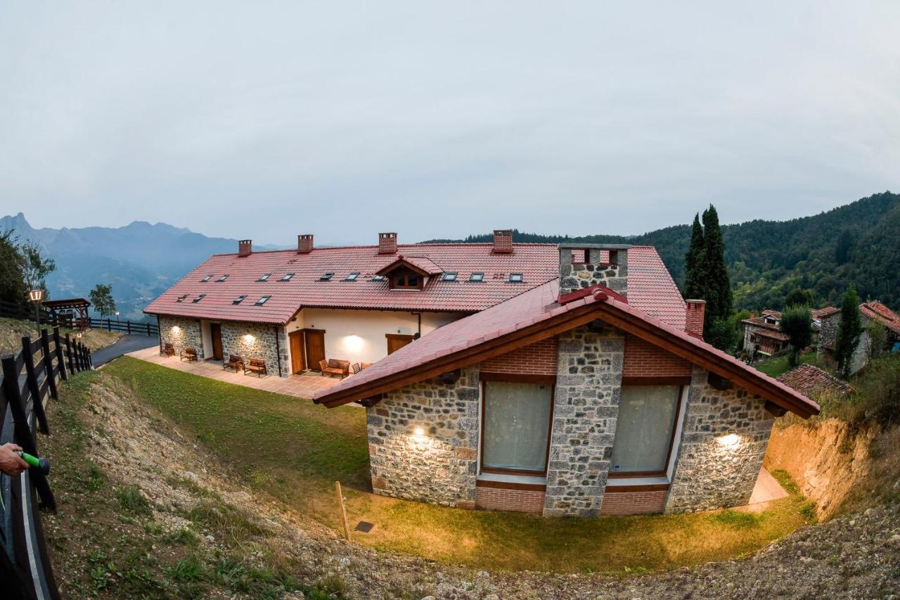 Colio Apartamentos Los Picos De Europa מראה חיצוני תמונה