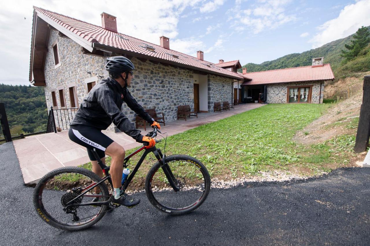 Colio Apartamentos Los Picos De Europa מראה חיצוני תמונה