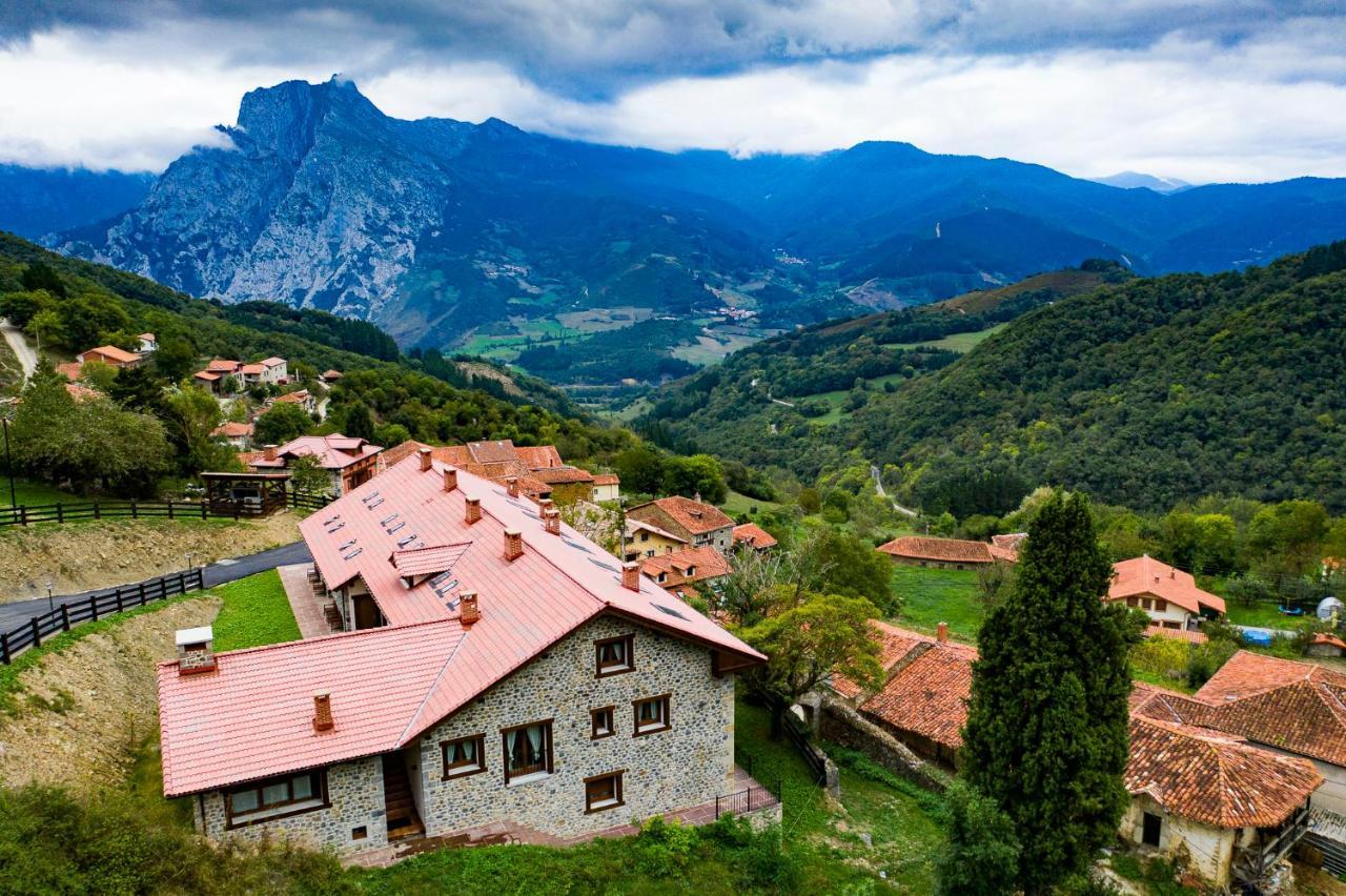 Colio Apartamentos Los Picos De Europa מראה חיצוני תמונה