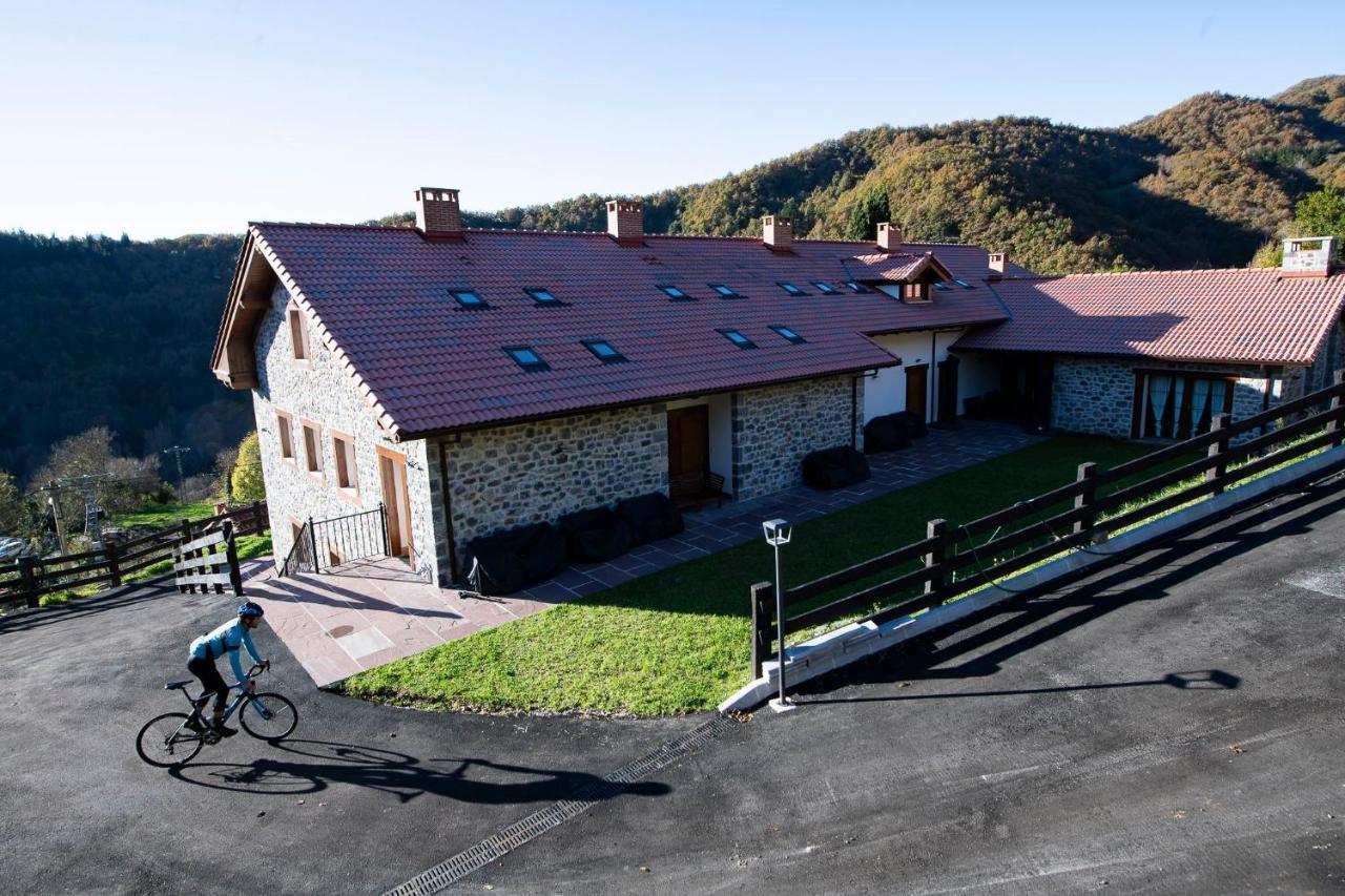 Colio Apartamentos Los Picos De Europa מראה חיצוני תמונה