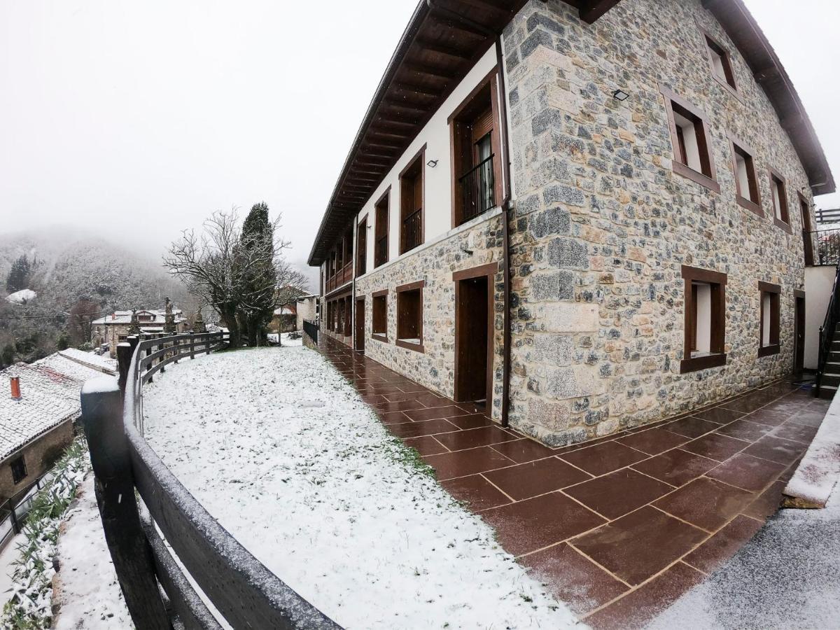 Colio Apartamentos Los Picos De Europa מראה חיצוני תמונה