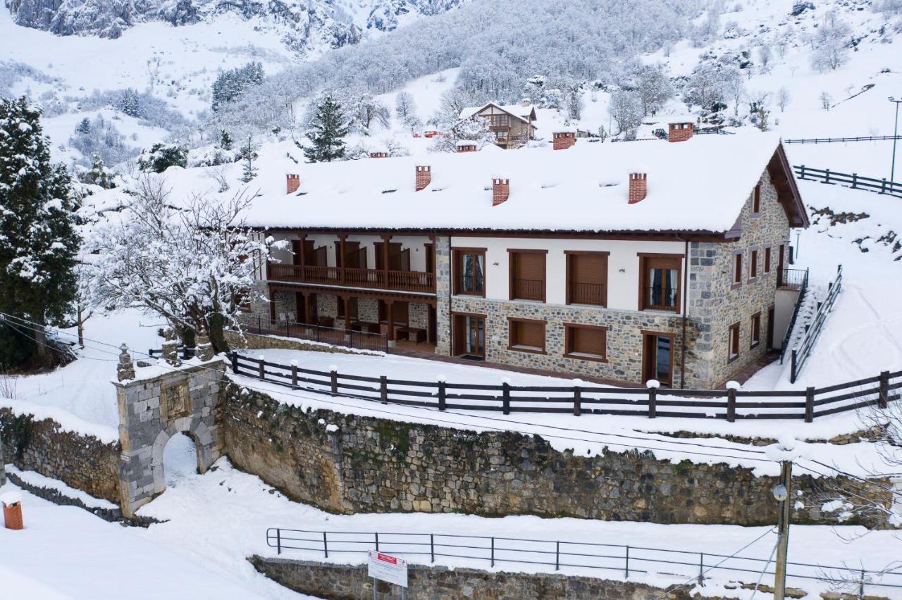 Colio Apartamentos Los Picos De Europa מראה חיצוני תמונה